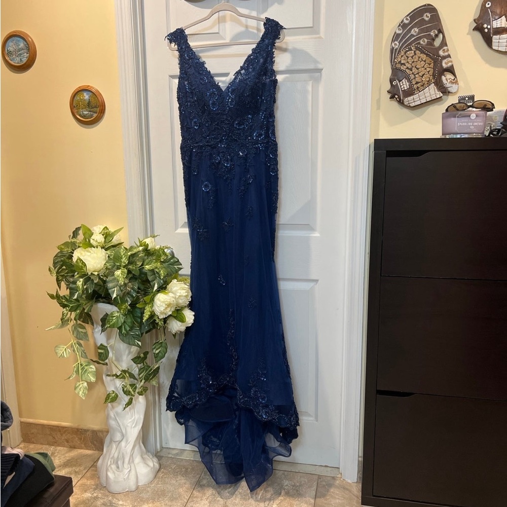 Montage by Mon Cheri M534 - Beaded Tulle Mother of the bride Navy Gown size 10 - Picture 4 of 14